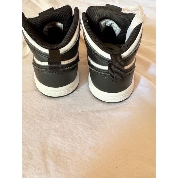 Kids Jordan‎ 1 Mid Toddler Shoes Yellow Black White Size 7C - Picture 2 of 8
